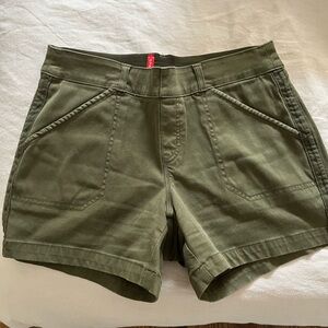 Spanx twill shorts, 4 inch, size M